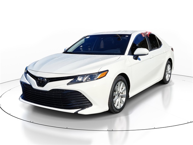 2020 Toyota Camry LE photo 3