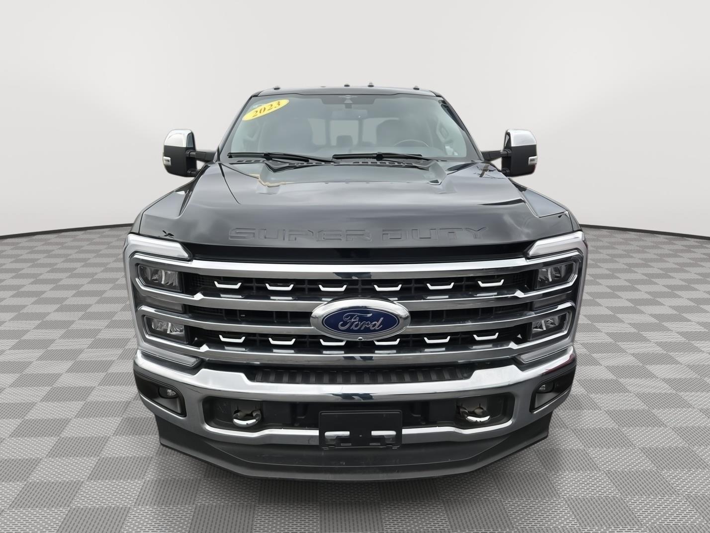 2023 Ford F-350 Lariat photo 2