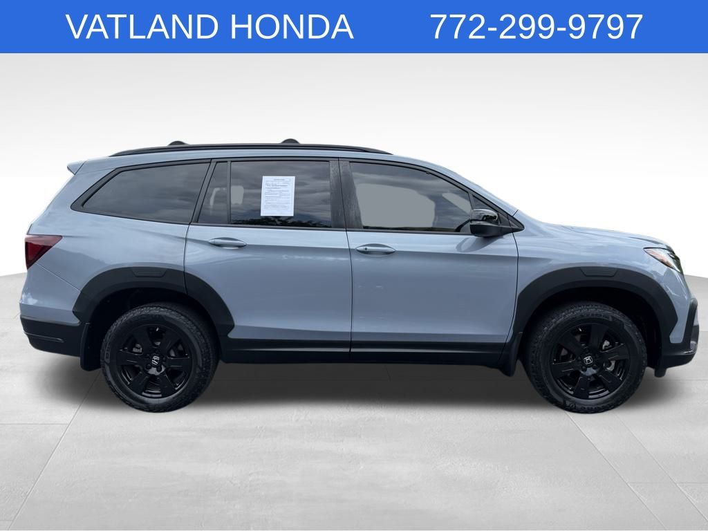 2022 Honda Pilot TrailSport photo 3