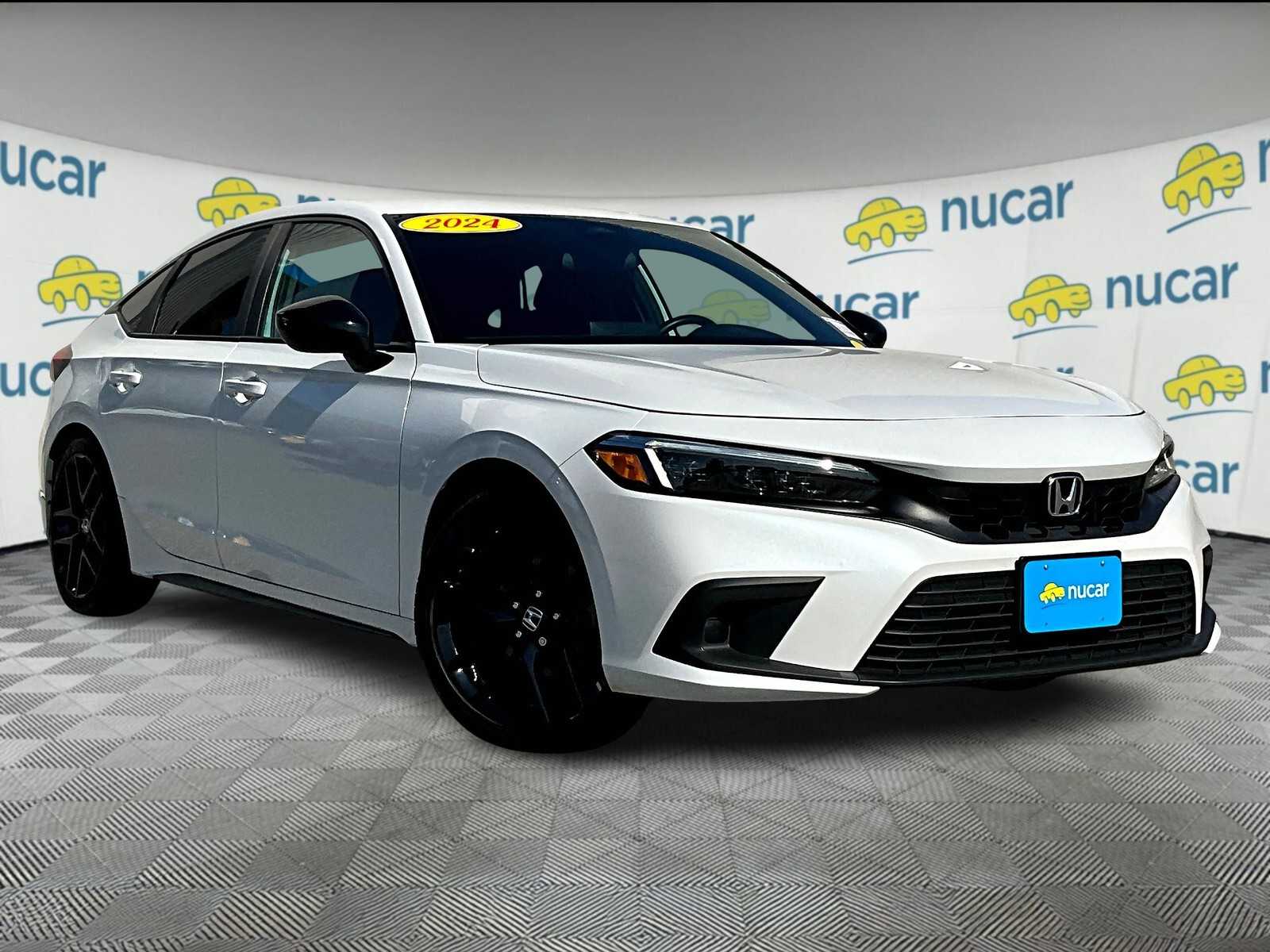 2024 Honda Civic Hatchback Sport's photo