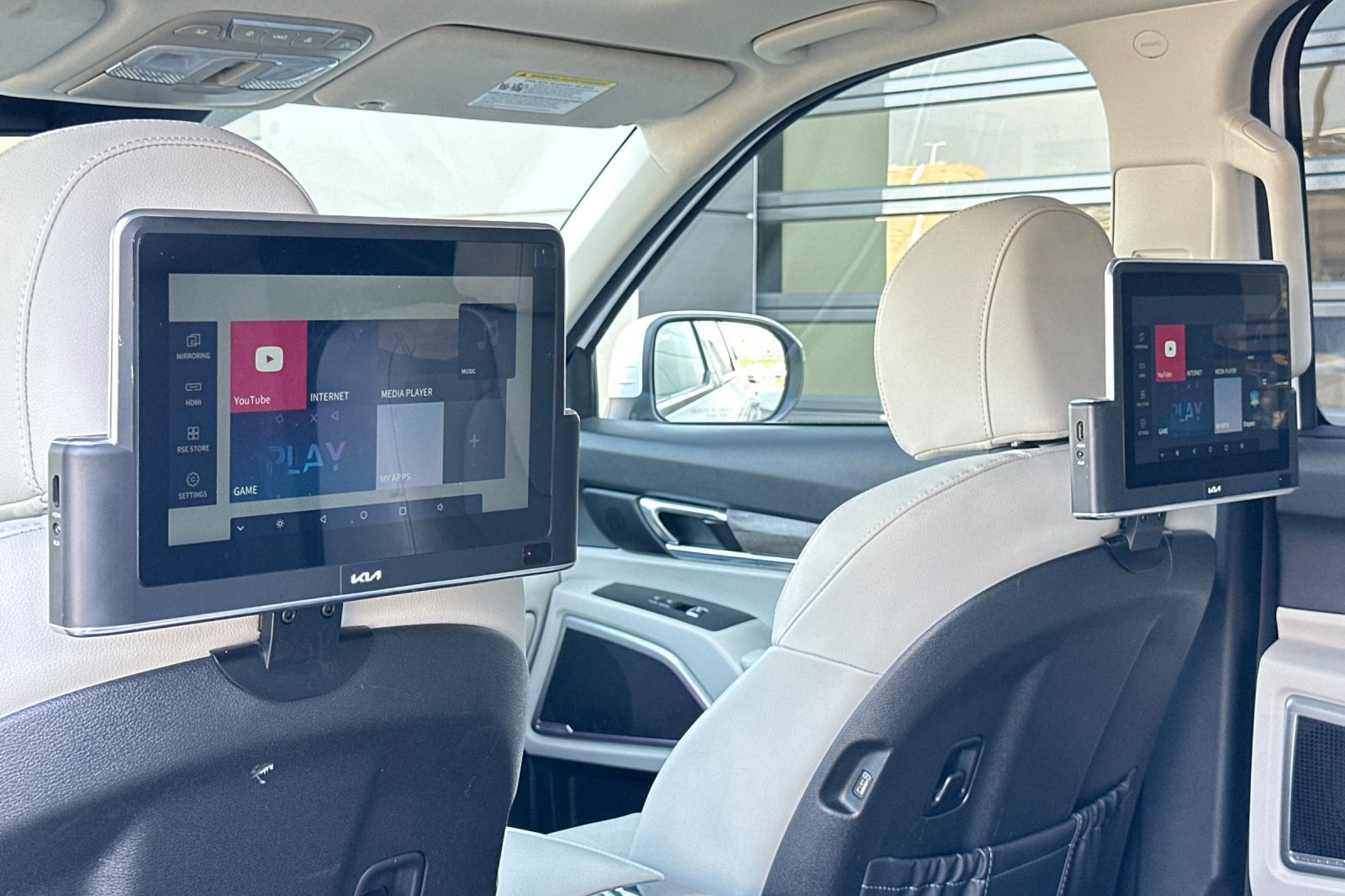 2022 Kia Telluride EX photo 16