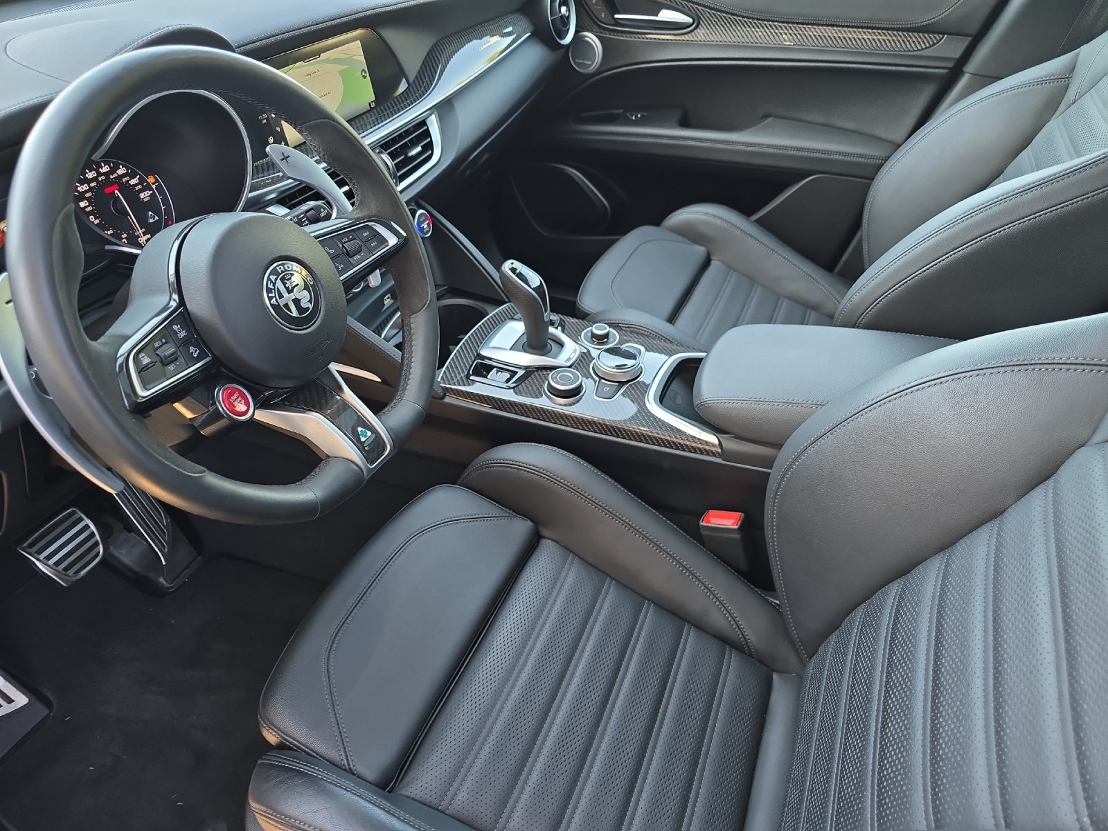 2023 Alfa Romeo Stelvio Quadrifoglio photo 9