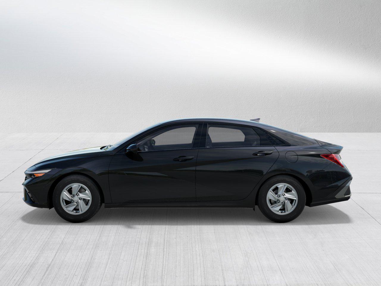 2025 Hyundai Elantra SE photo 3