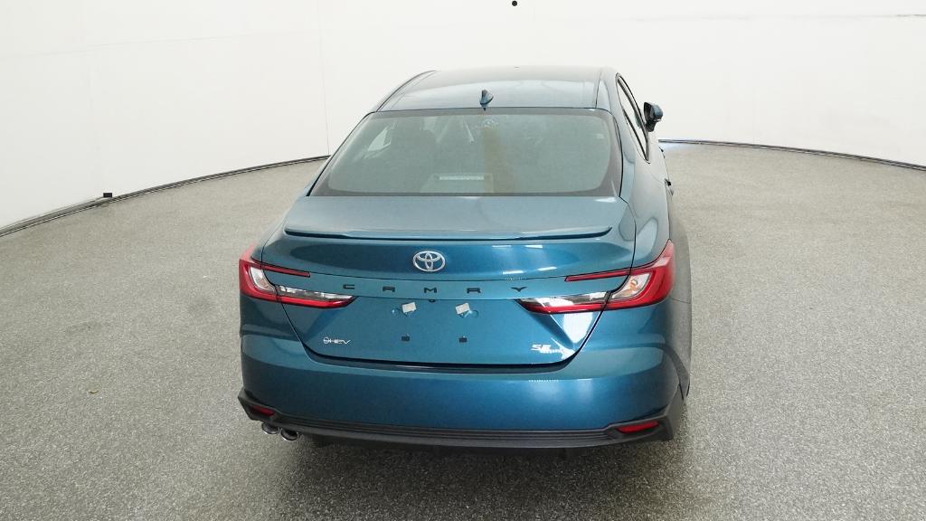2025 Toyota Camry SE photo 18