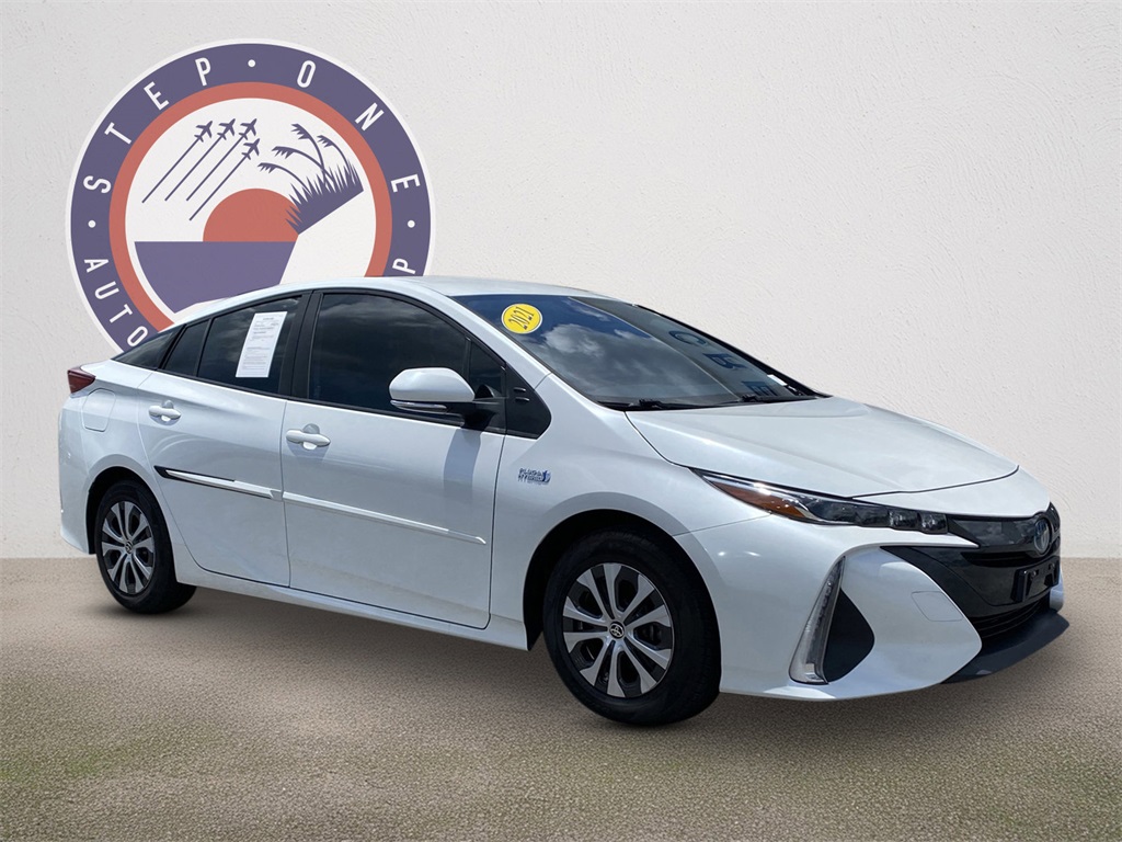 Used 2021 Toyota Prius Prime XLE with VIN JTDKAMFP5M3175124 for sale in Crestview, FL
