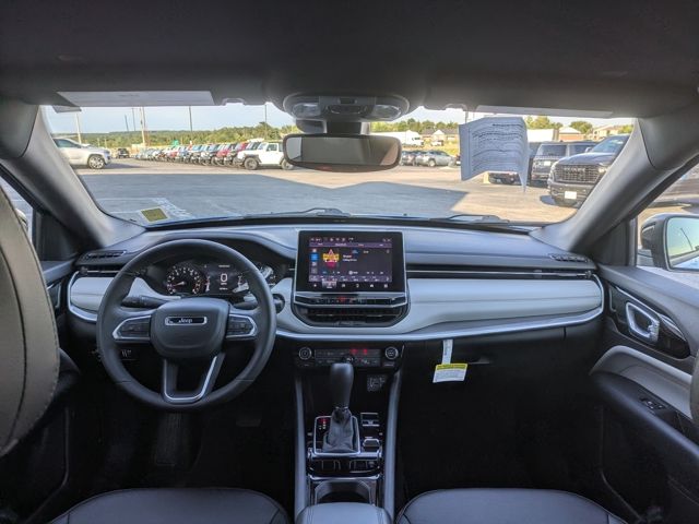 2024 Jeep Compass Limited photo 12