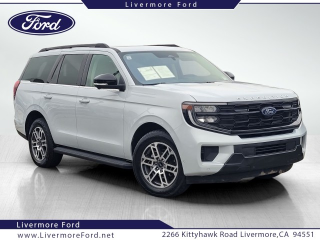 2025 Ford Expedition Active's photo
