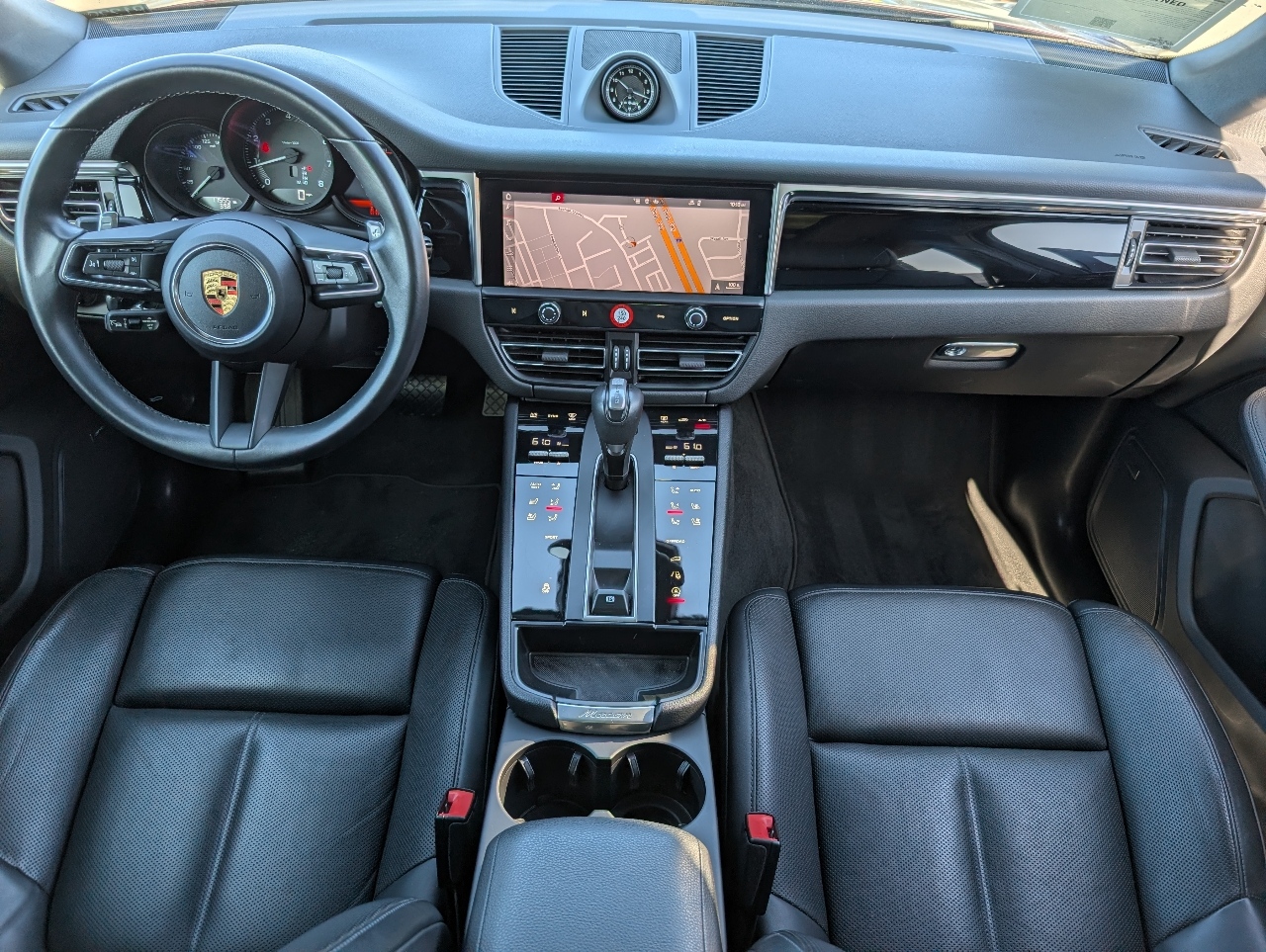 2024 Porsche Macan T photo 4