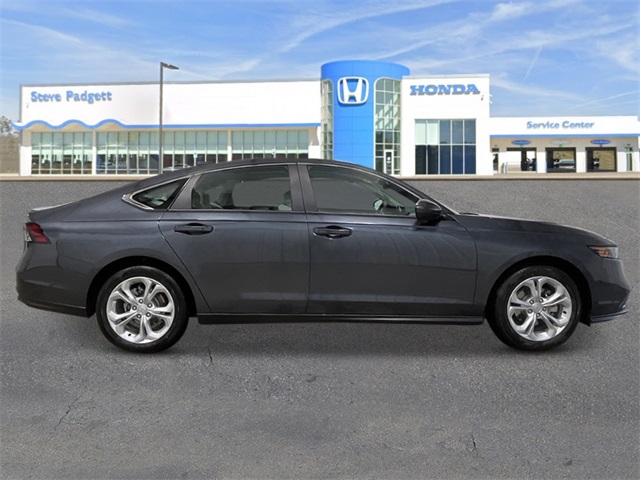 2025 Honda Accord LX photo 4