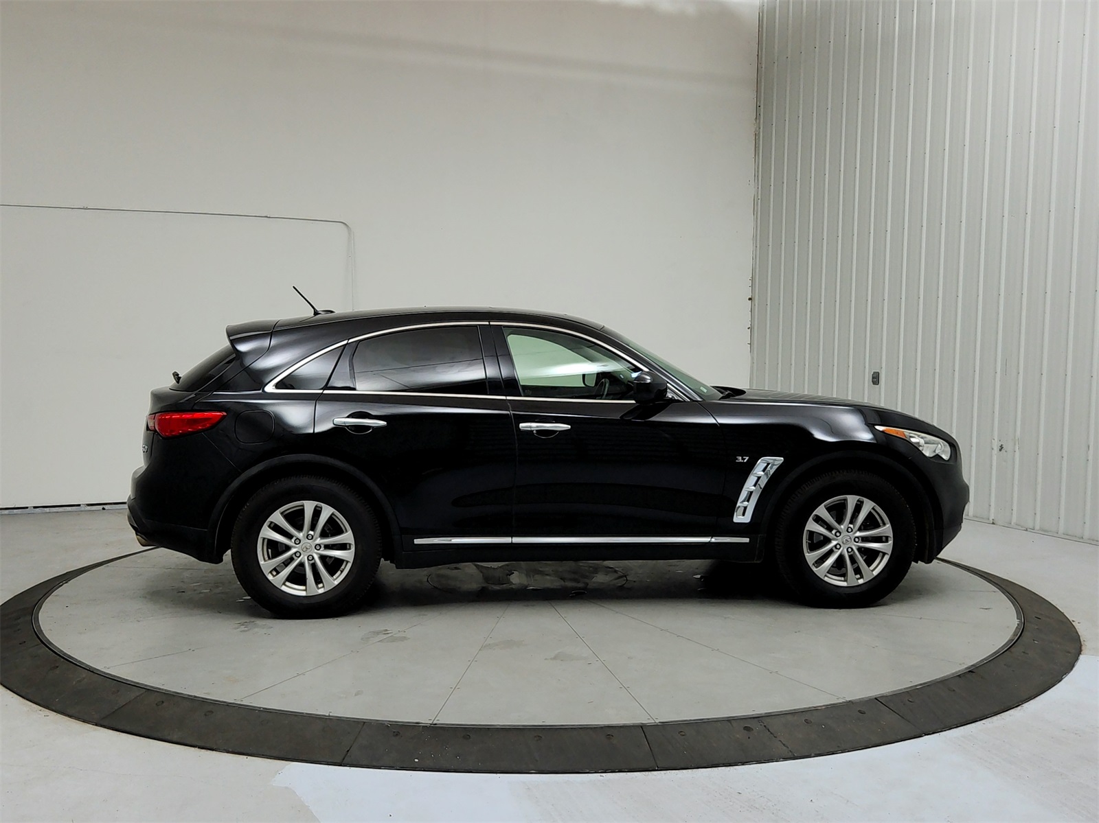 2017 Infiniti QX70 Base photo 8