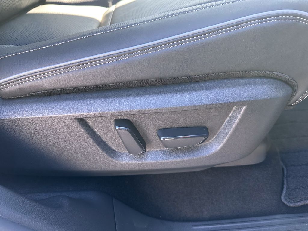 2025 Infiniti QX80 Luxe photo 37
