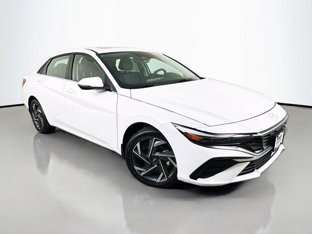 2025 Hyundai Elantra Limited's photo