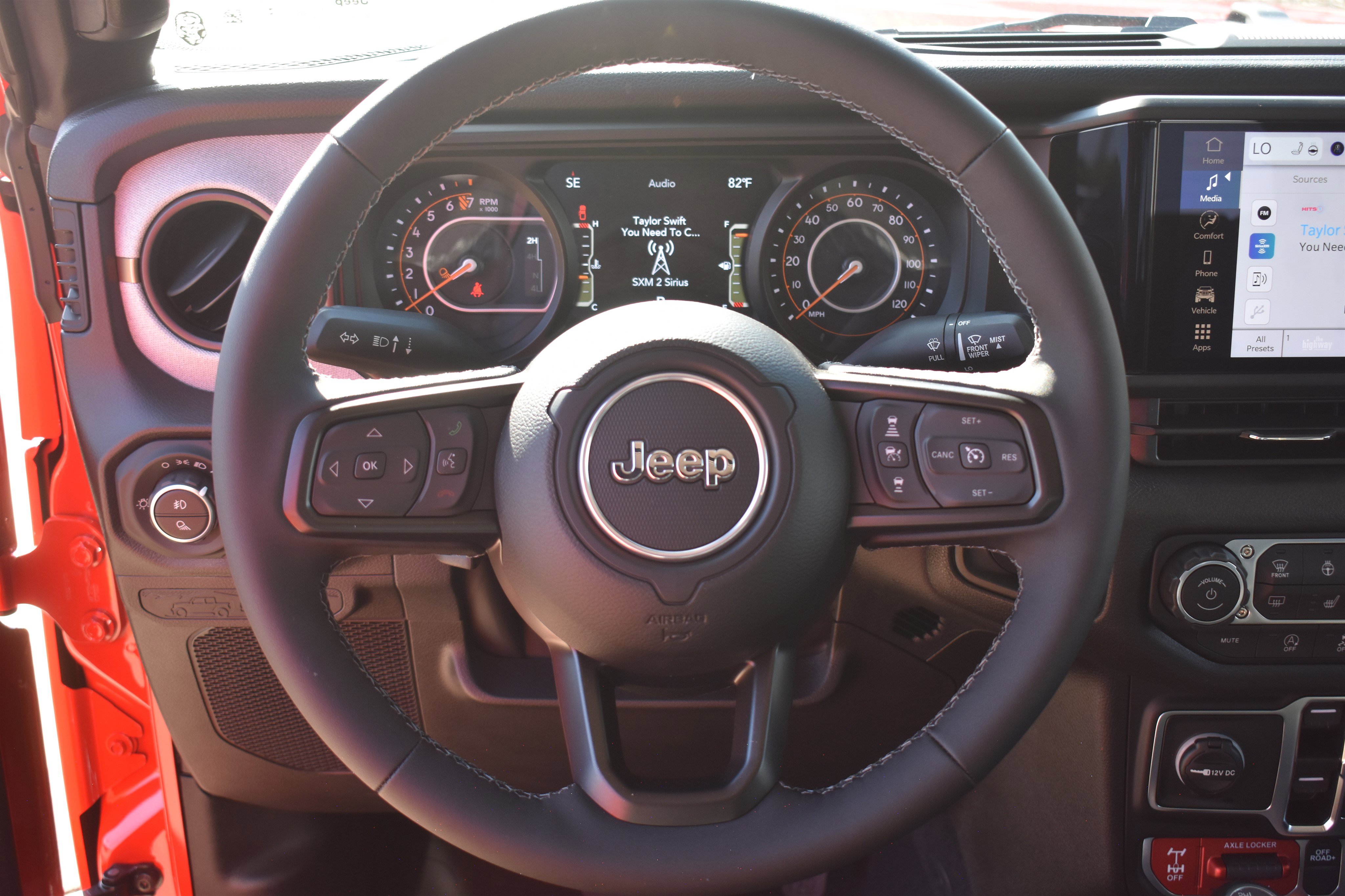 2025 Jeep Gladiator Willys photo 10