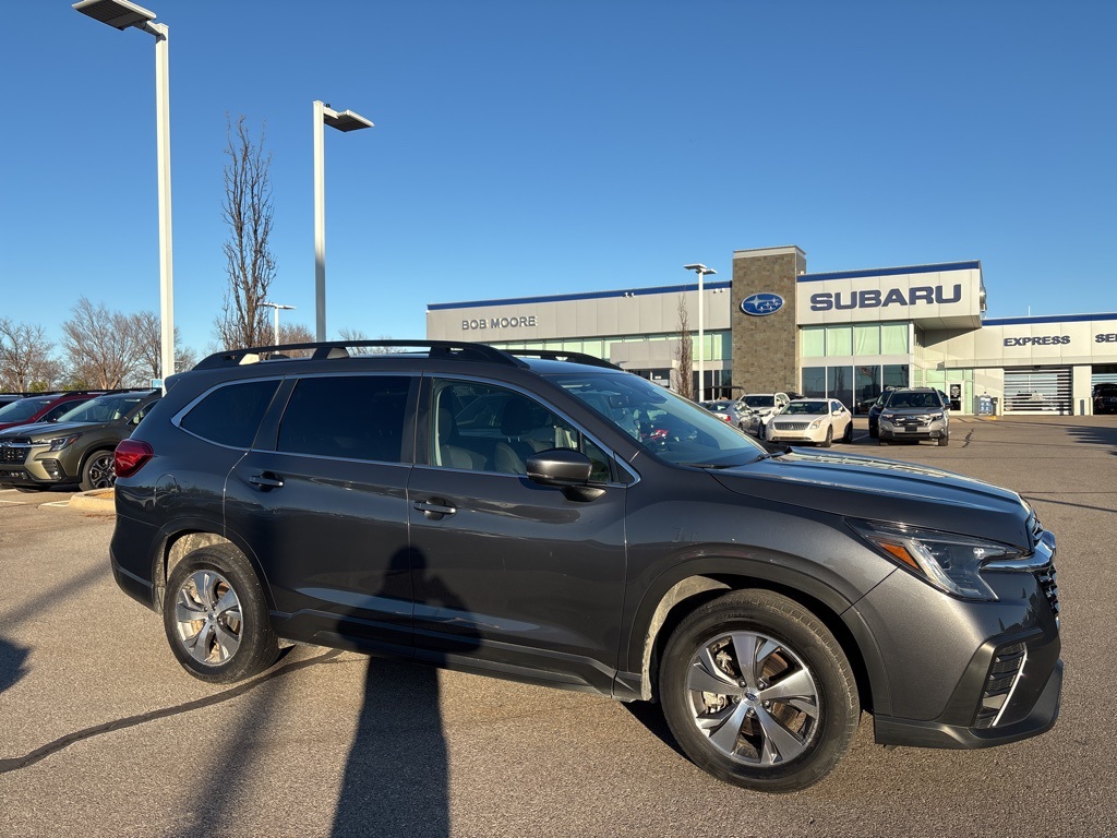 2024 Subaru Ascent Premium's photo