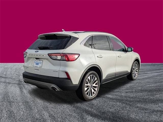 2022 Ford Escape Titanium photo 4