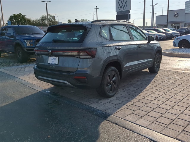 2025 Volkswagen Taos S photo 4