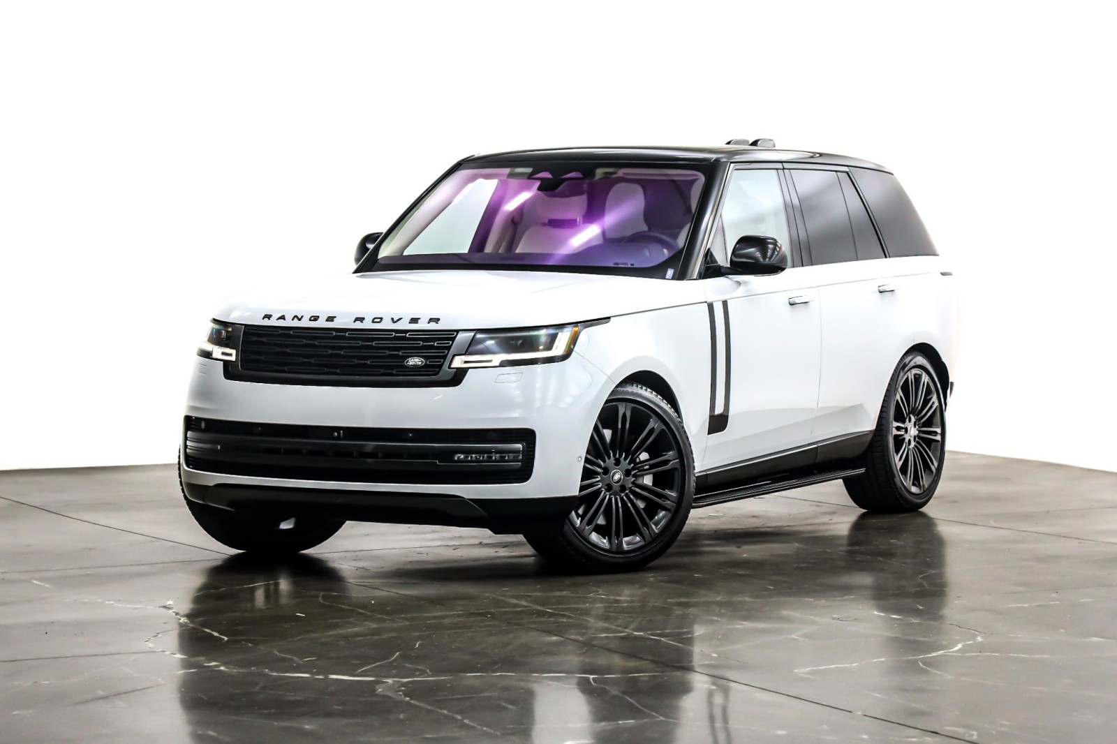 2023 Land Rover Range Rover SE's photo