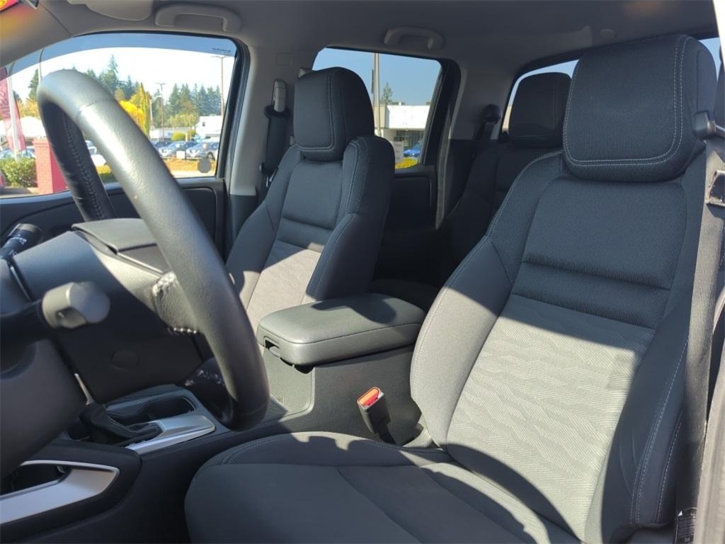 2022 Nissan Frontier SV photo 17