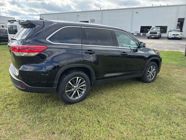 2019 Toyota Highlander XLE photo 3
