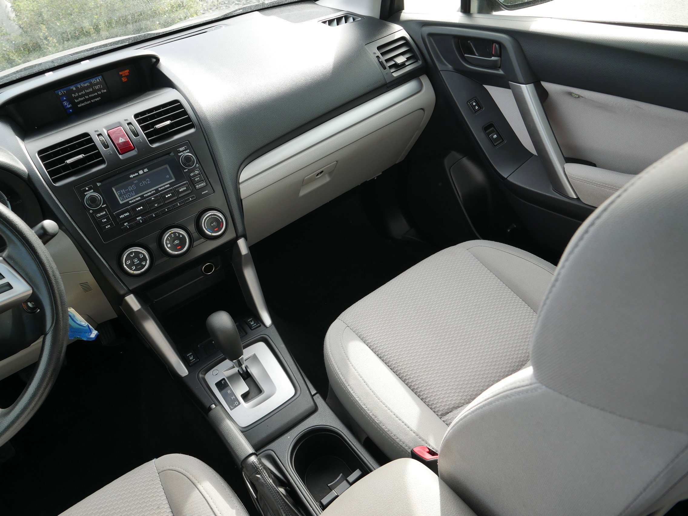 2015 Subaru Forester 2.5i Premium photo 9