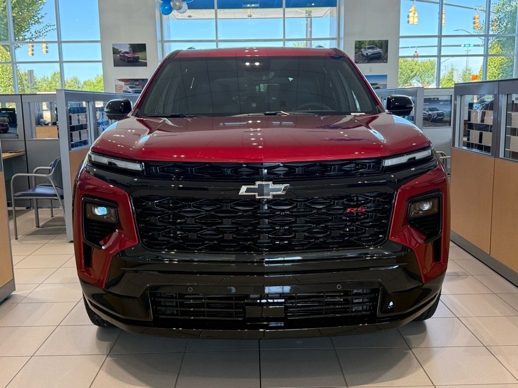 2026 Chevrolet Traverse RS photo 2