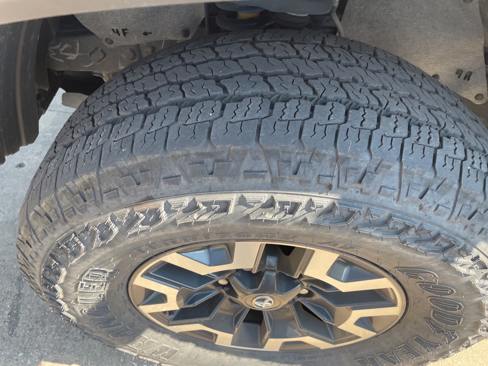 2023 Toyota Tacoma TRD Off-Road photo 3