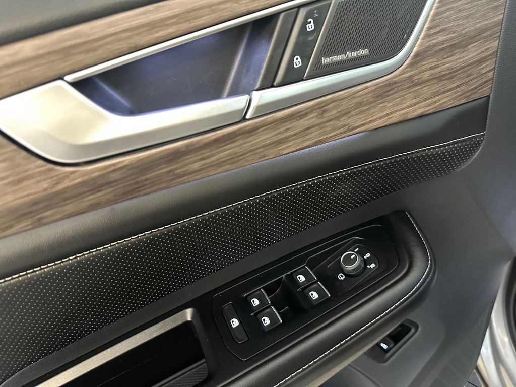 2024 Volkswagen Atlas SEL Premium R-Line photo 12