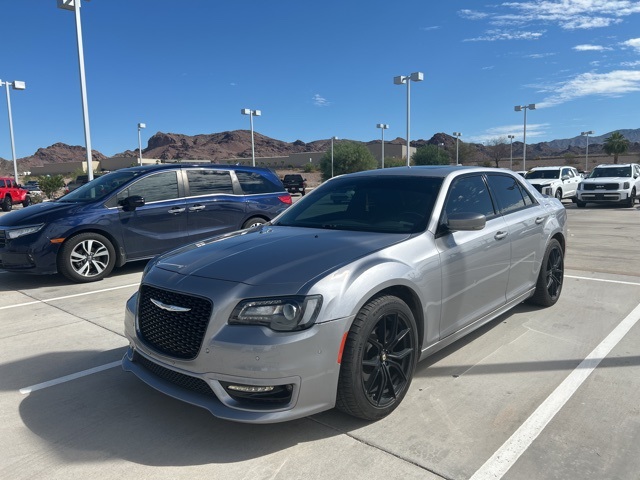2018 Chrysler 300 photo 3