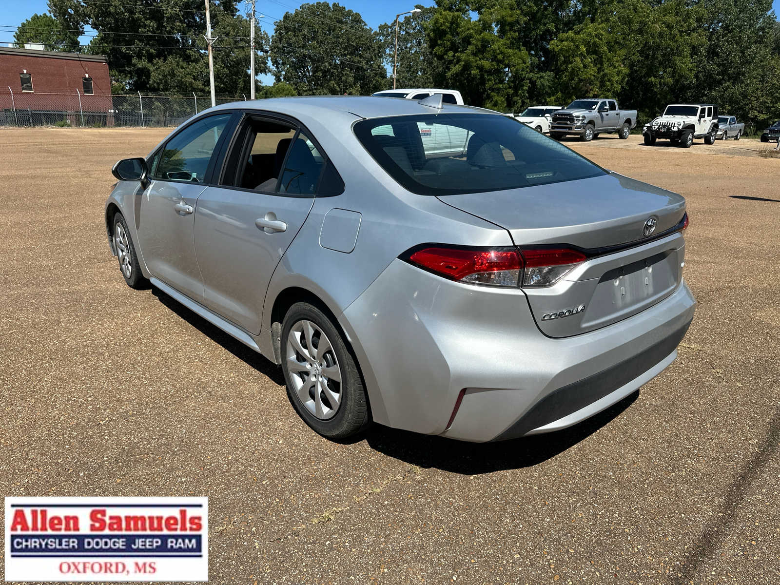 2021 Toyota Corolla LE photo 5