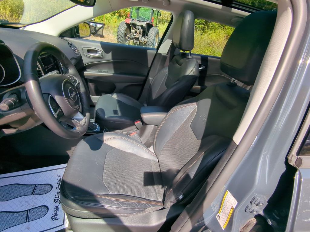 2017 Jeep Compass Limited photo 10