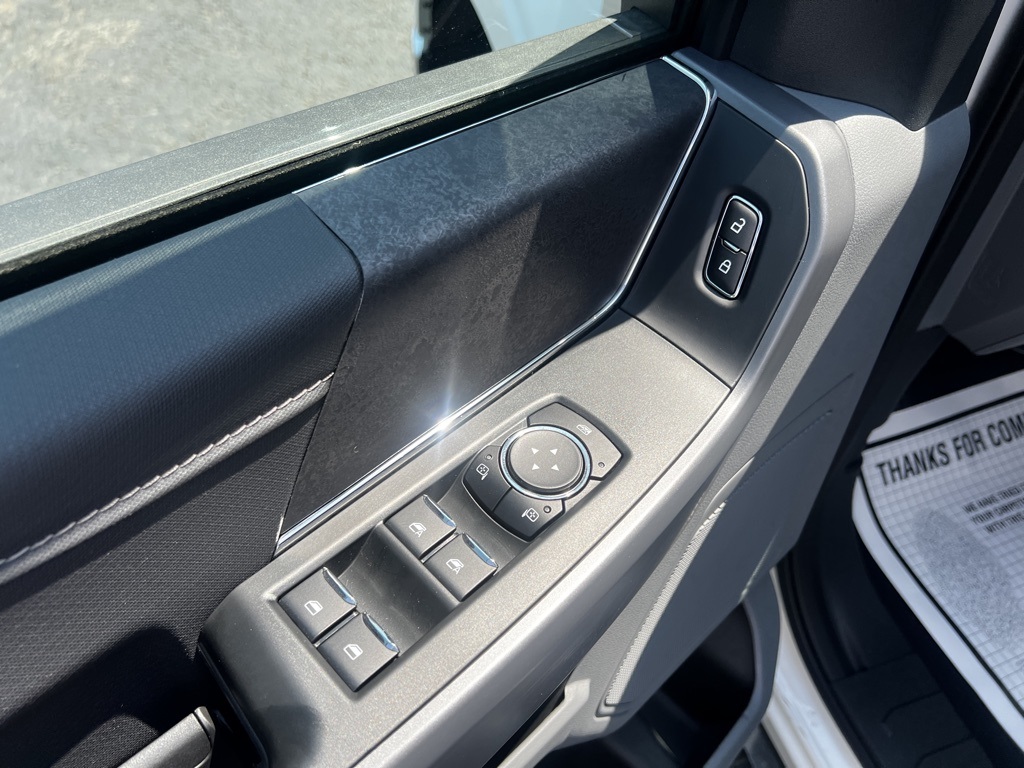 2025 Ford F-150 XLT photo 6