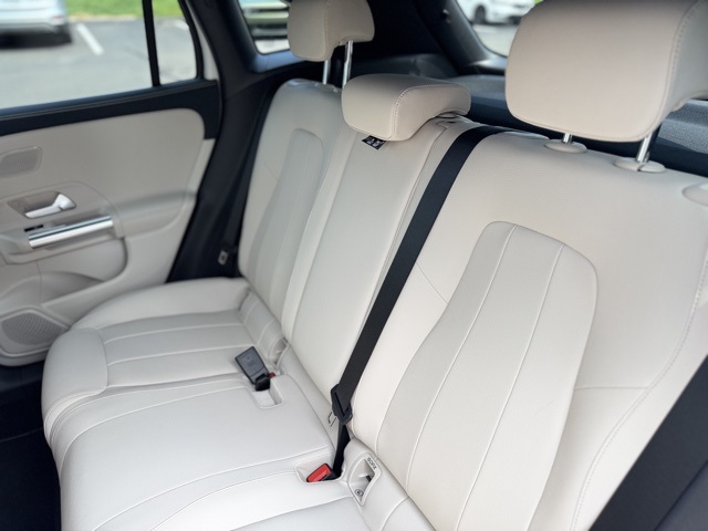 2025 Mercedes Benz GLA 250 4MATIC photo 9