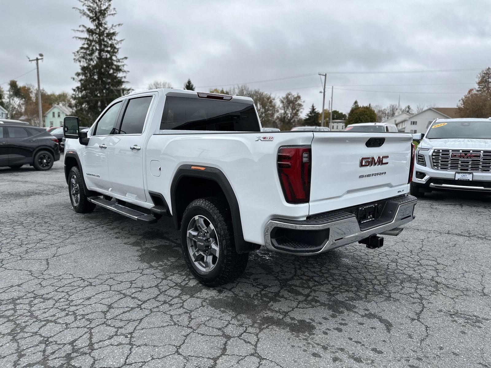 2026 Gmc Sierra 2500 HD SLT photo 4