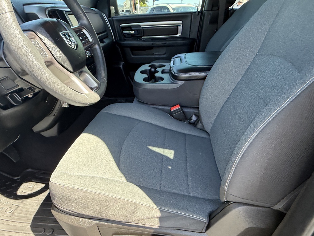2022 Ram 1500 Classic Warlock photo 11