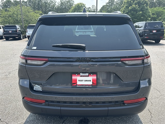 2025 Jeep Grand Cherokee Altitude photo 4