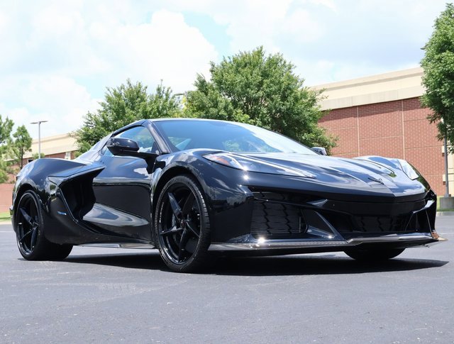2025 Chevrolet Corvette E-Ray 3LZ photo 2