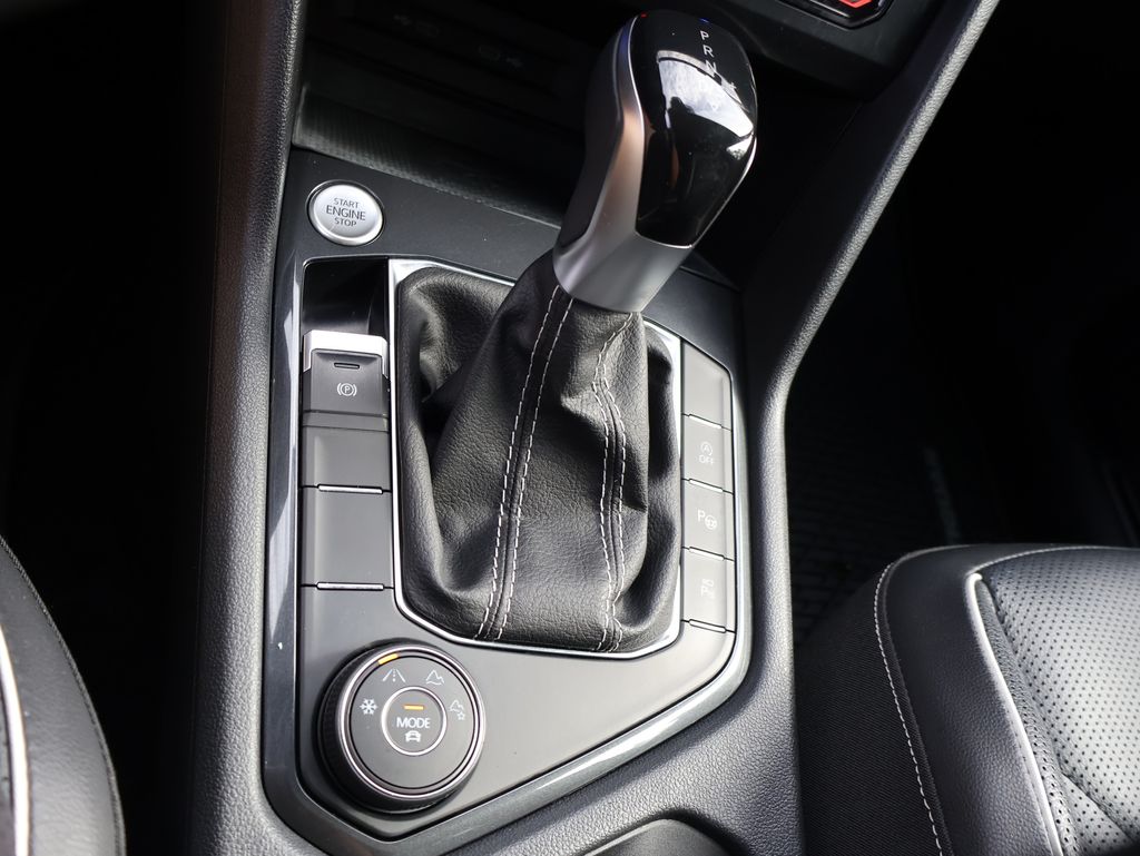 2022 Volkswagen Tiguan SEL Premium R-Line photo 33