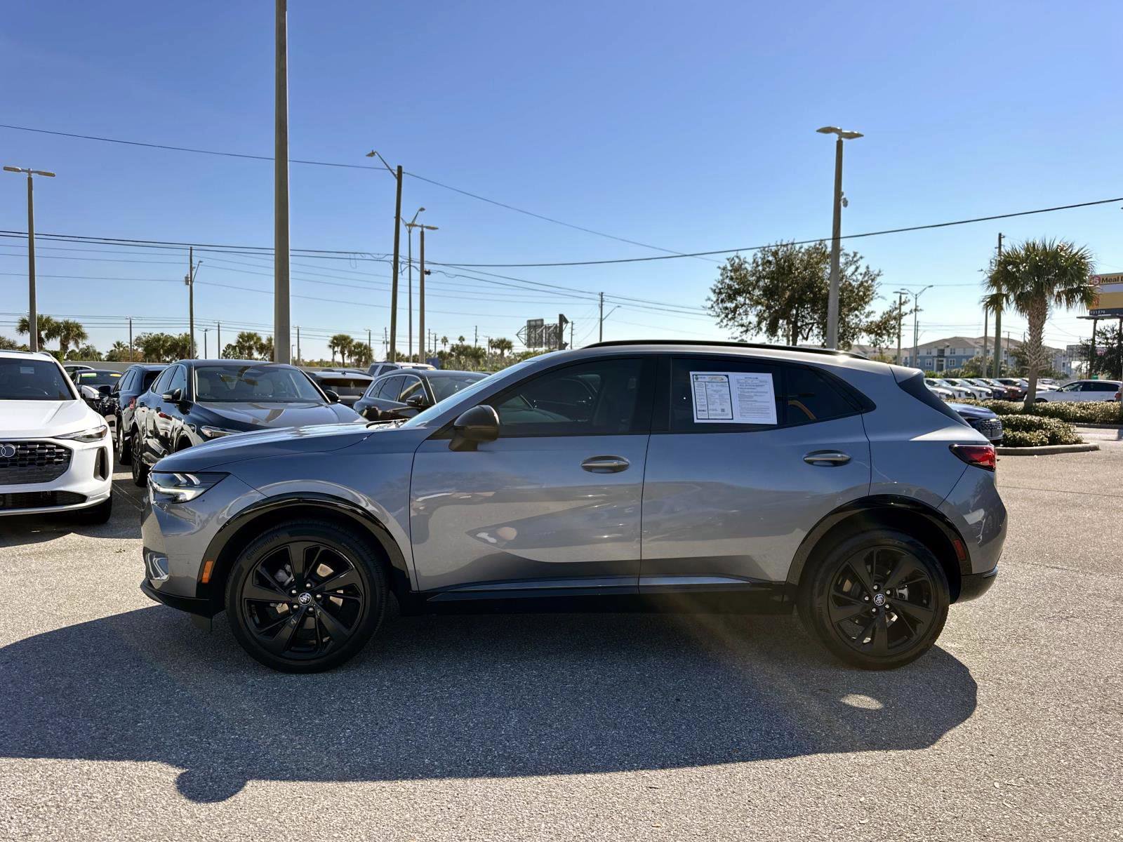 2022 Buick Envision Essence photo 3