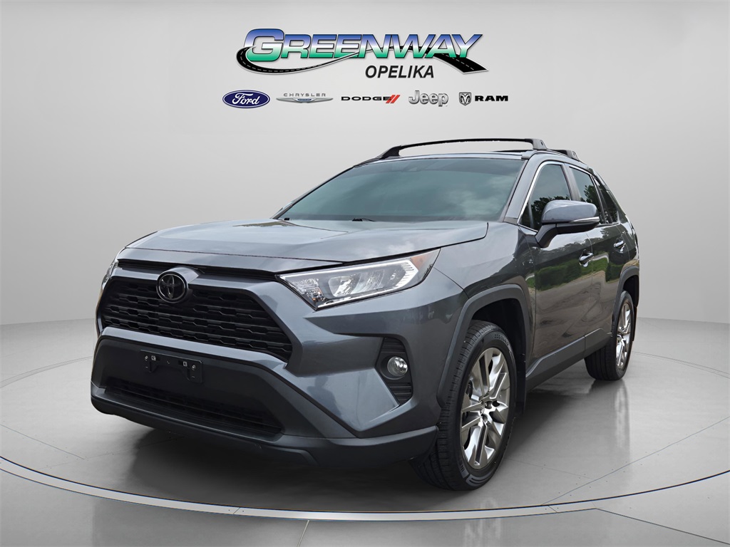 2021 Toyota RAV4 XLE Premium photo 3