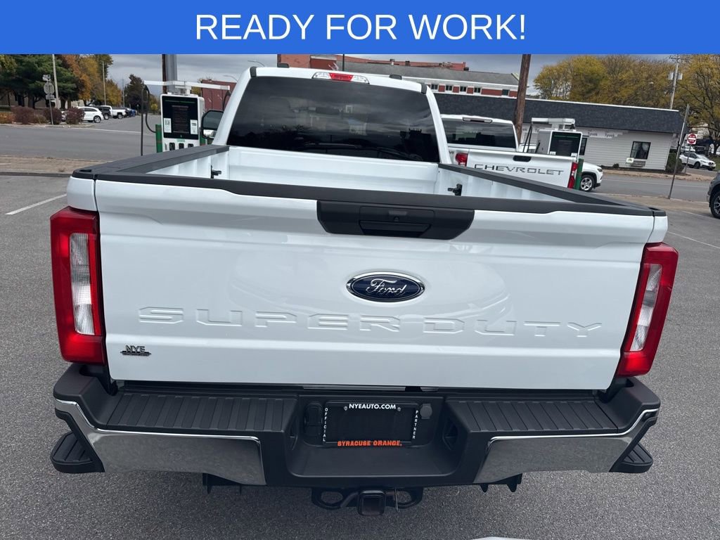 2023 Ford F-350 XL photo 4