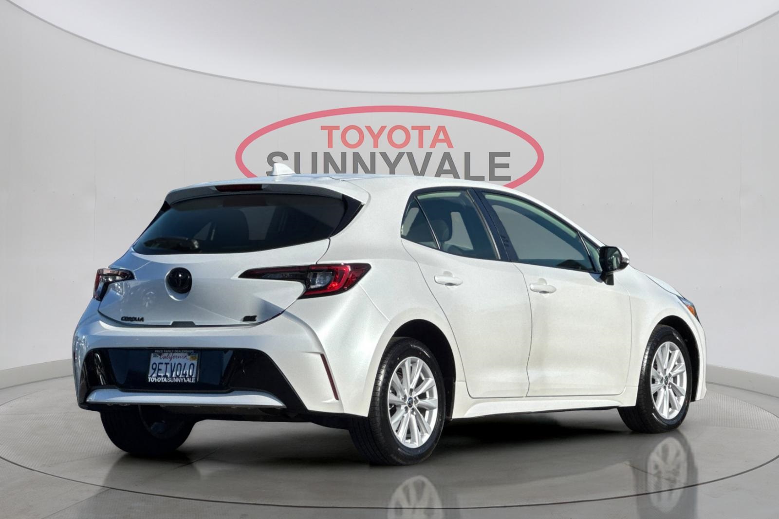 2023 Toyota Corolla SE photo 2