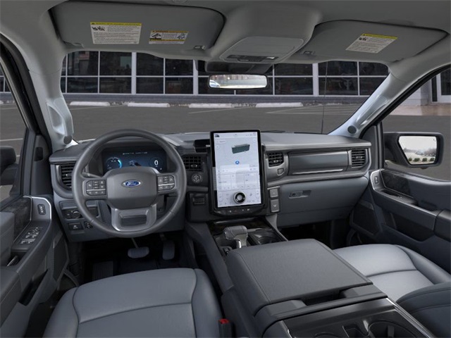 2025 Ford F-150 Lightning photo 9