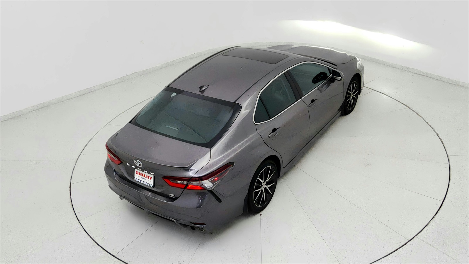 2022 Toyota Camry SE photo 17