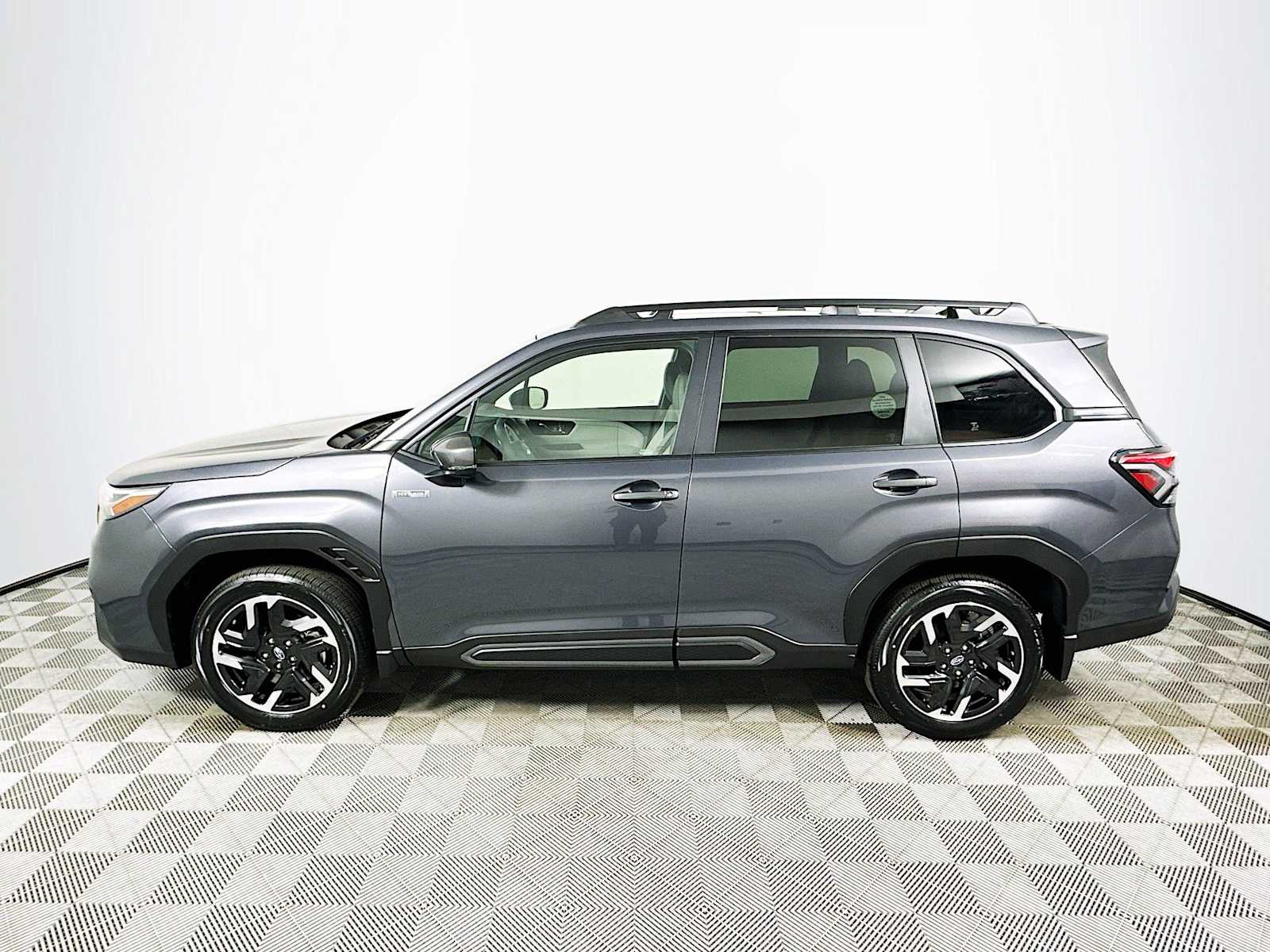 2025 Subaru Forester Limited photo 4