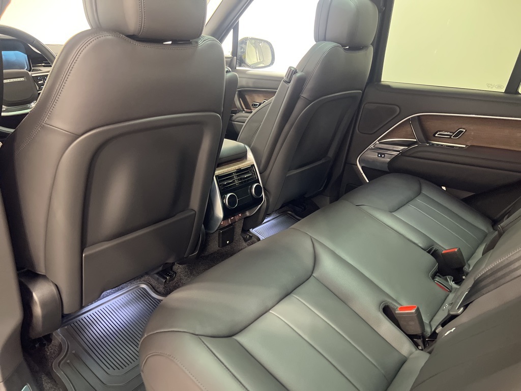 2025 Land Rover Range Rover SE photo 21