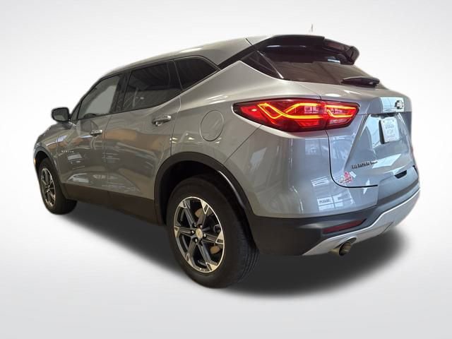 2025 Chevrolet Blazer 2LT photo 2