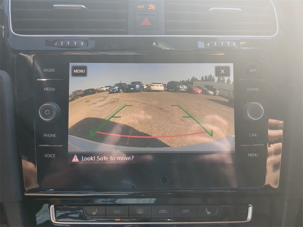 2019 Volkswagen Golf GTI SE photo 22