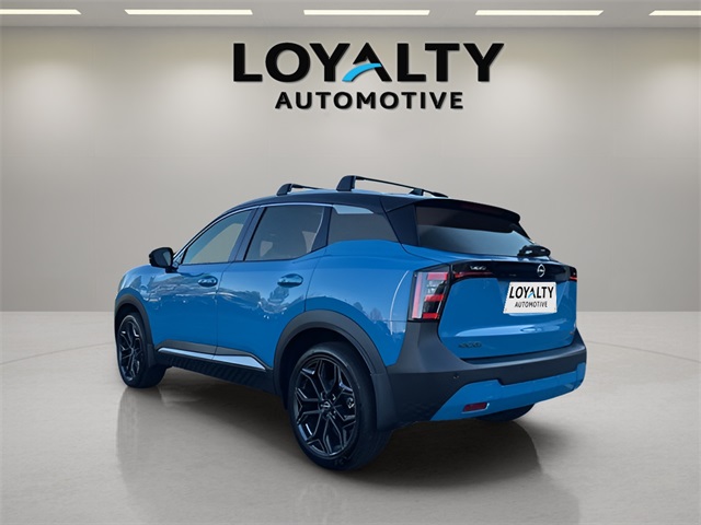 2025 Nissan Kicks SR photo 3