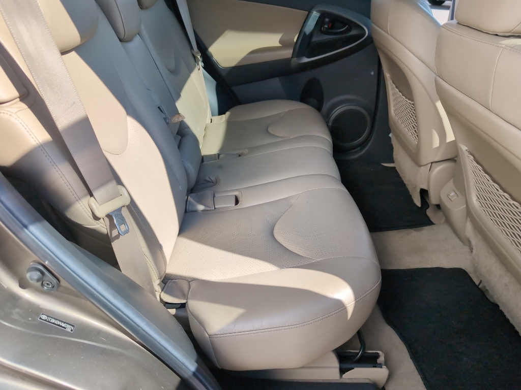 2010 Toyota RAV4 Limited photo 30