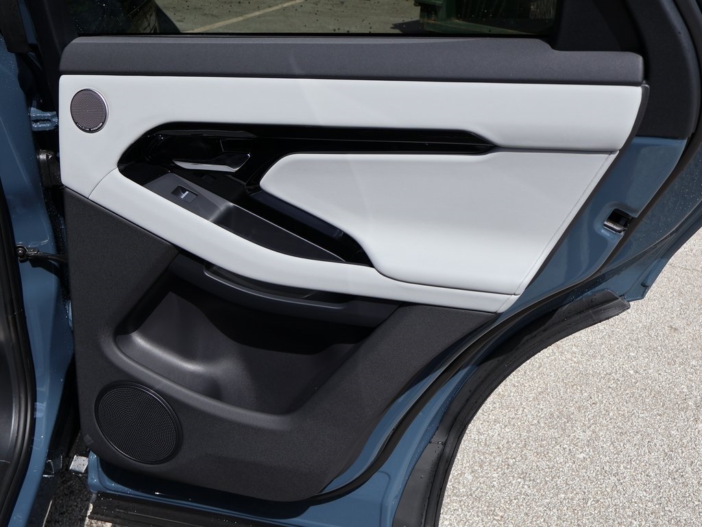 2026 Land Rover Range Rover Evoque Dynamic SE photo 13